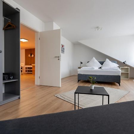 Plankstadt Apartment Im Dachgeschoss מראה חיצוני תמונה