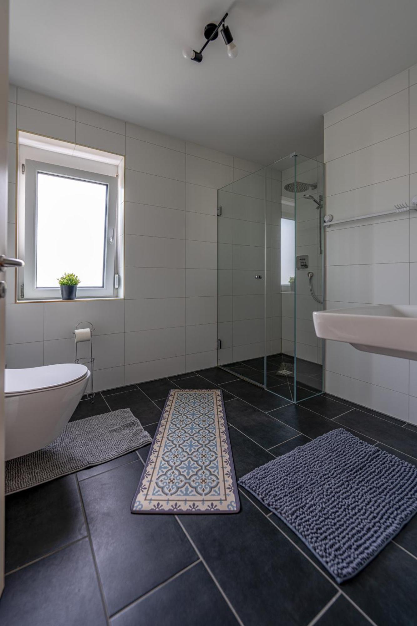 Plankstadt Apartment Im Dachgeschoss מראה חיצוני תמונה